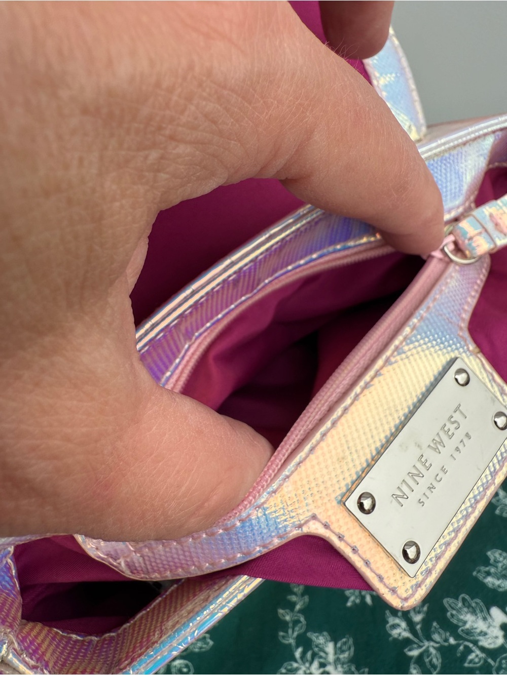 Nine West Iridescent Pink Purple Bubble-Texture Crossbody Bag Gold Chain Strap - Picture 12 of 16